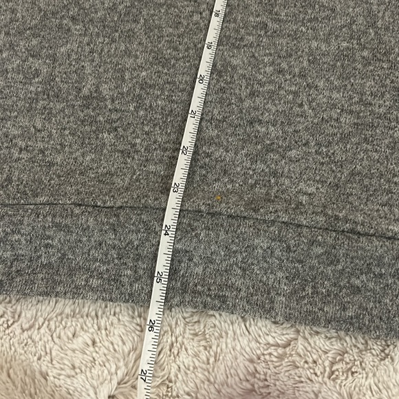 Long sleeve lightweight sweater, Cabin Fever, size medium - Picture 5 of 5